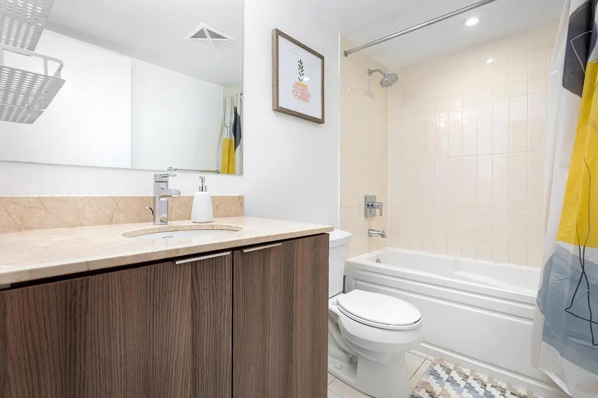 Appartamento 1Br With Sofa Bed That Sleeps 3 By Yorkville! Toronto Canada