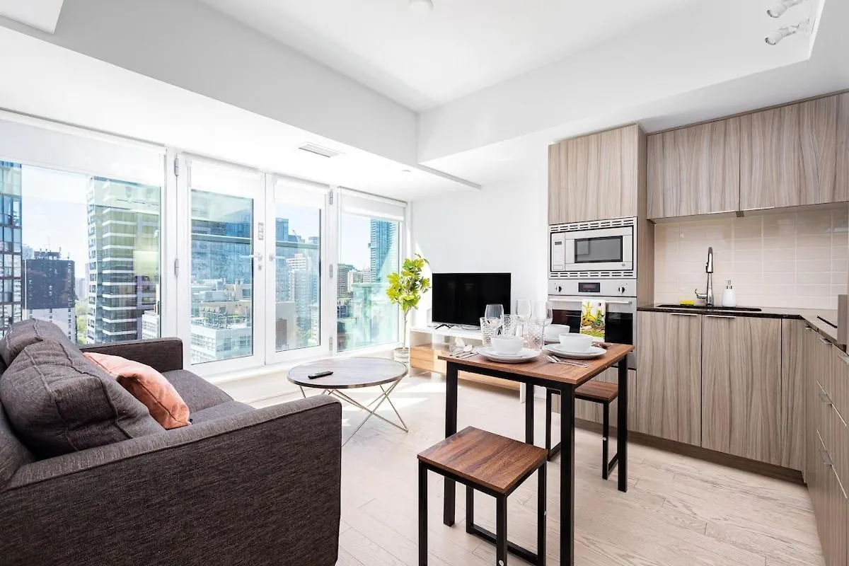 1Br With Sofa Bed That Sleeps 3 By Yorkville! Toronto Canada