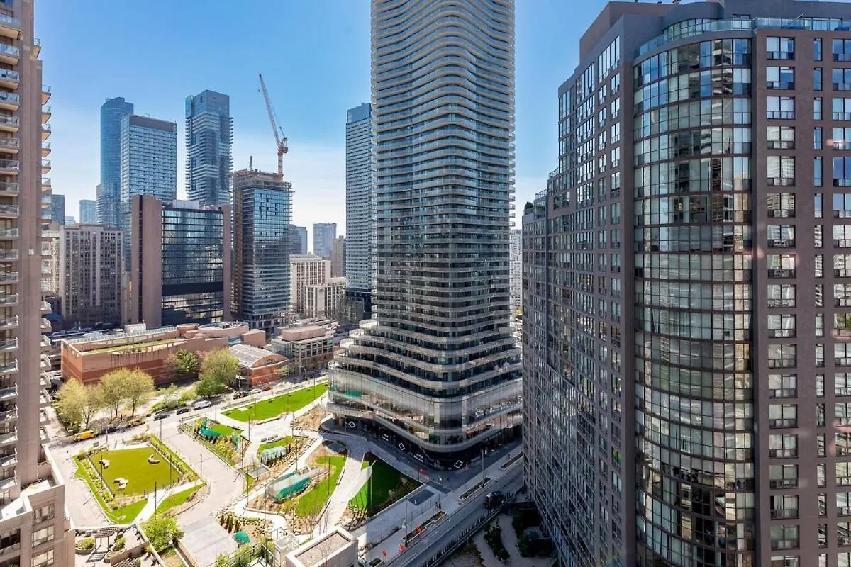1Br With Sofa Bed That Sleeps 3 By Yorkville! Toronto 0*,  Canada